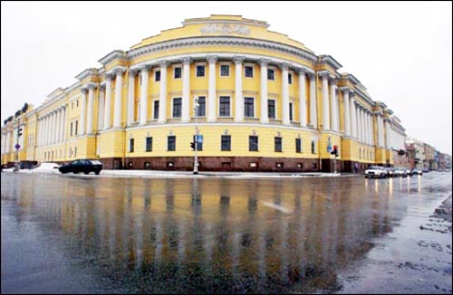 Пропорциональность на примере здания бывшего Сената в Кремле . 