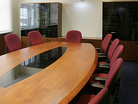 Элитный стол для зала заседаний